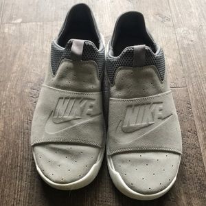 Men’s Nike slip on sneaker